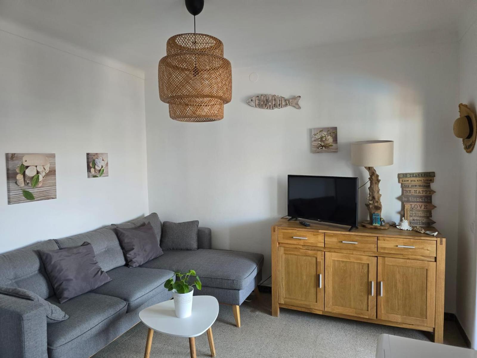 Cosy Apartment Of L'Escala Beach Экстерьер фото